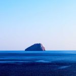 Harga emas Antam hari ini turun