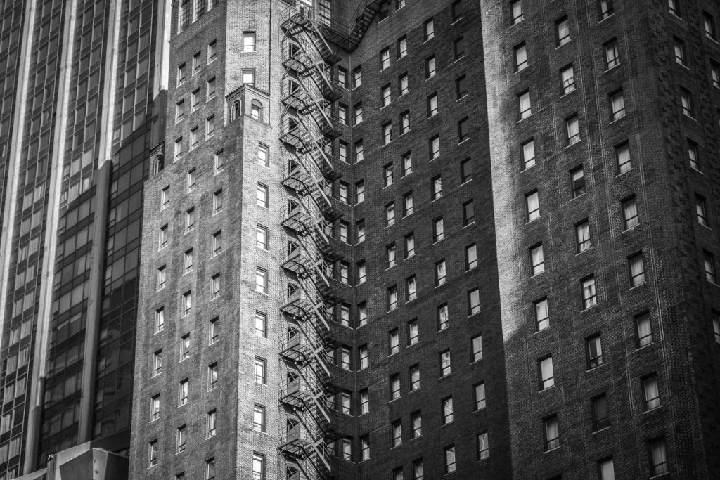 Harga Emas Hari Ini di Pegadaian (15 April 2026) | Pusat Data Ekonomi dan Bisnis Indonesia